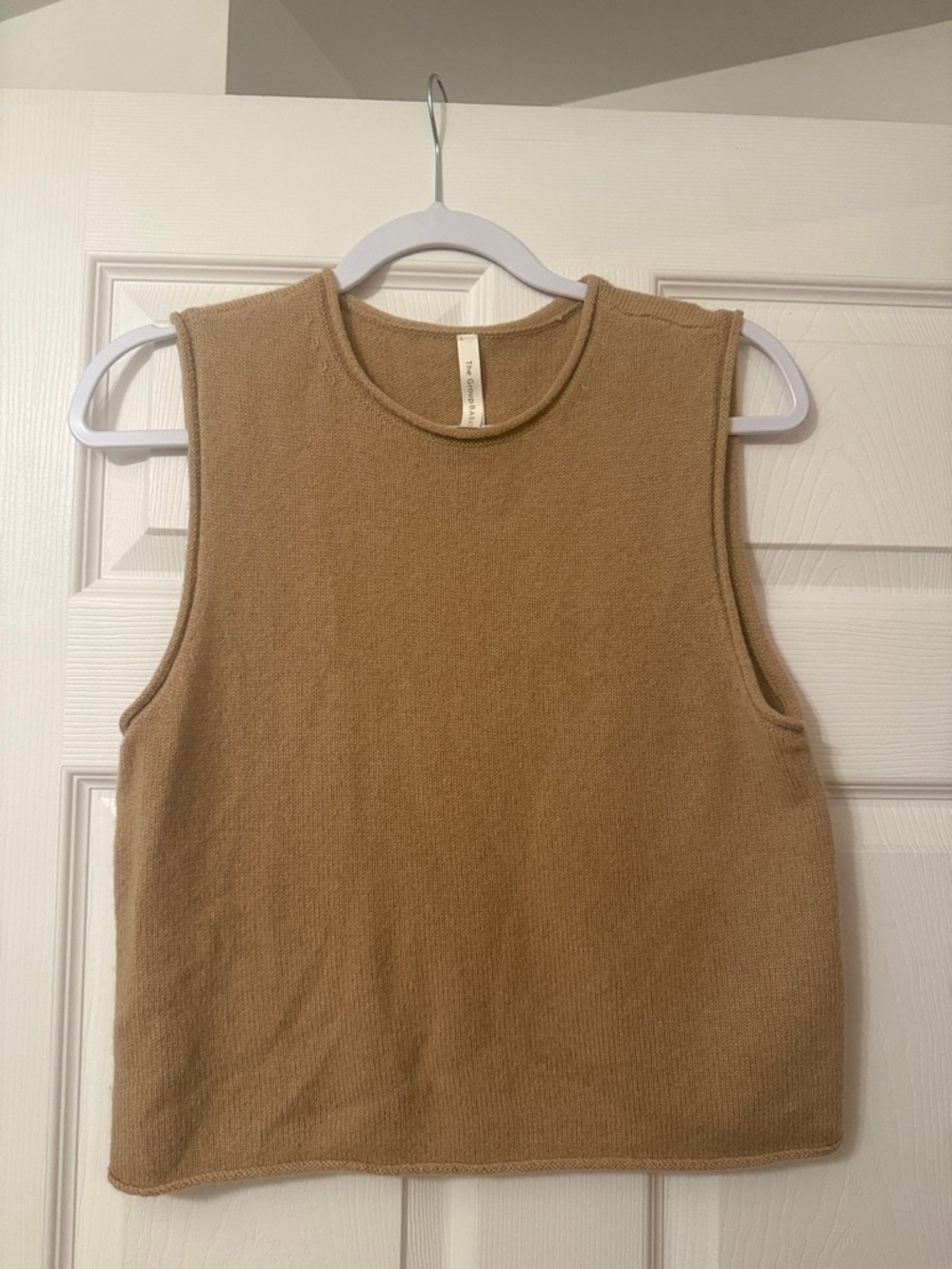 Aritzia 100% cashmere sweater